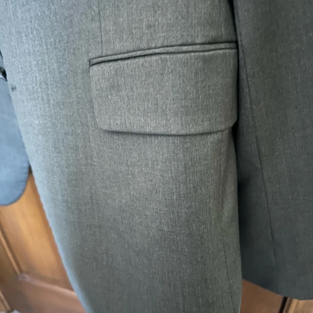 Hickey Freeman Vintage “Roberto” Charcoal Blazer- 100% Worsted Wool